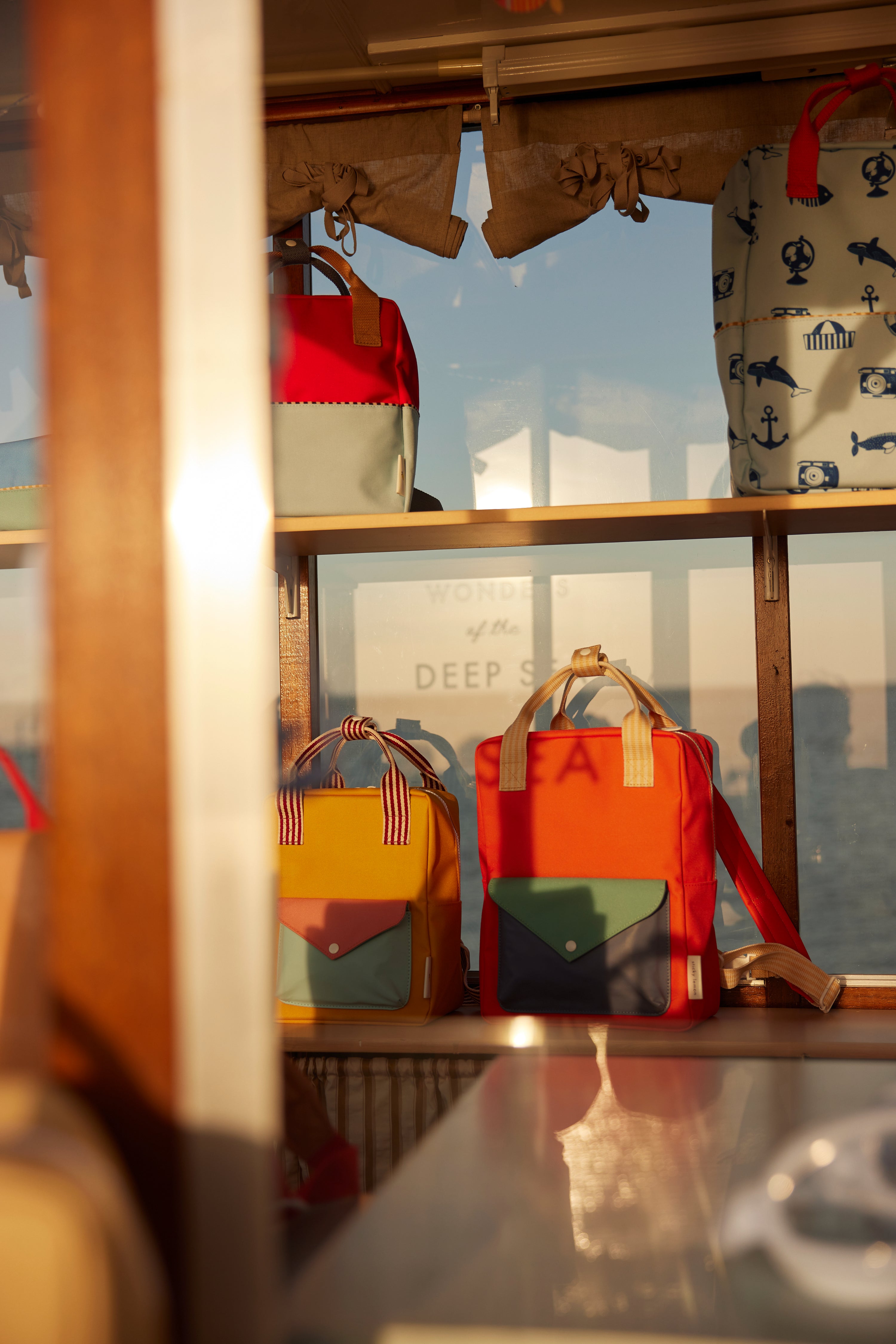 Backpack Medium Envelope (Lifebuoy Orange) | Wonders of the Deep image 7