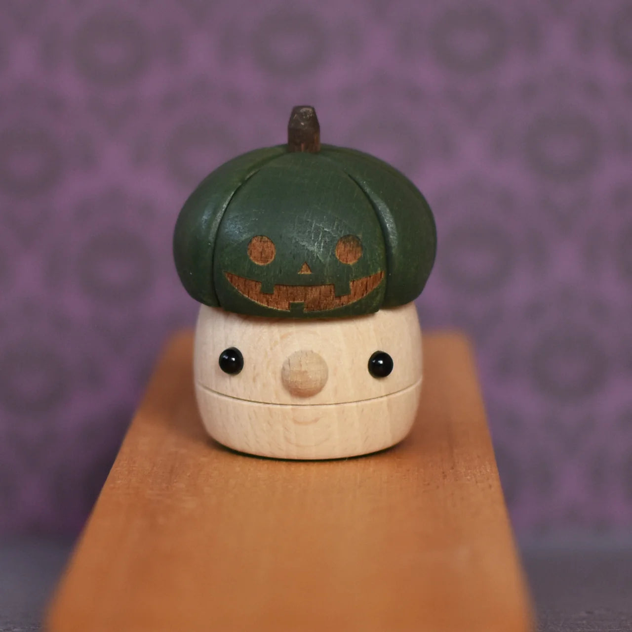 Comomg Donguri Lantern Green Limited Edition