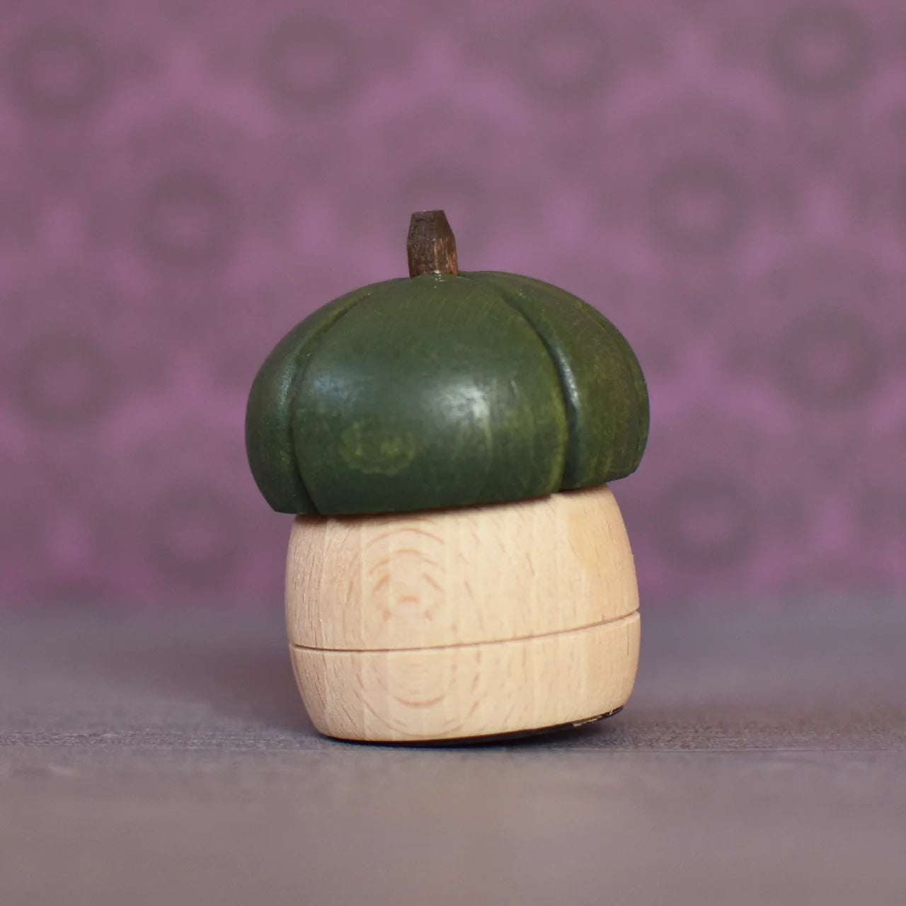 Comomg Donguri Lantern Green Limited Edition