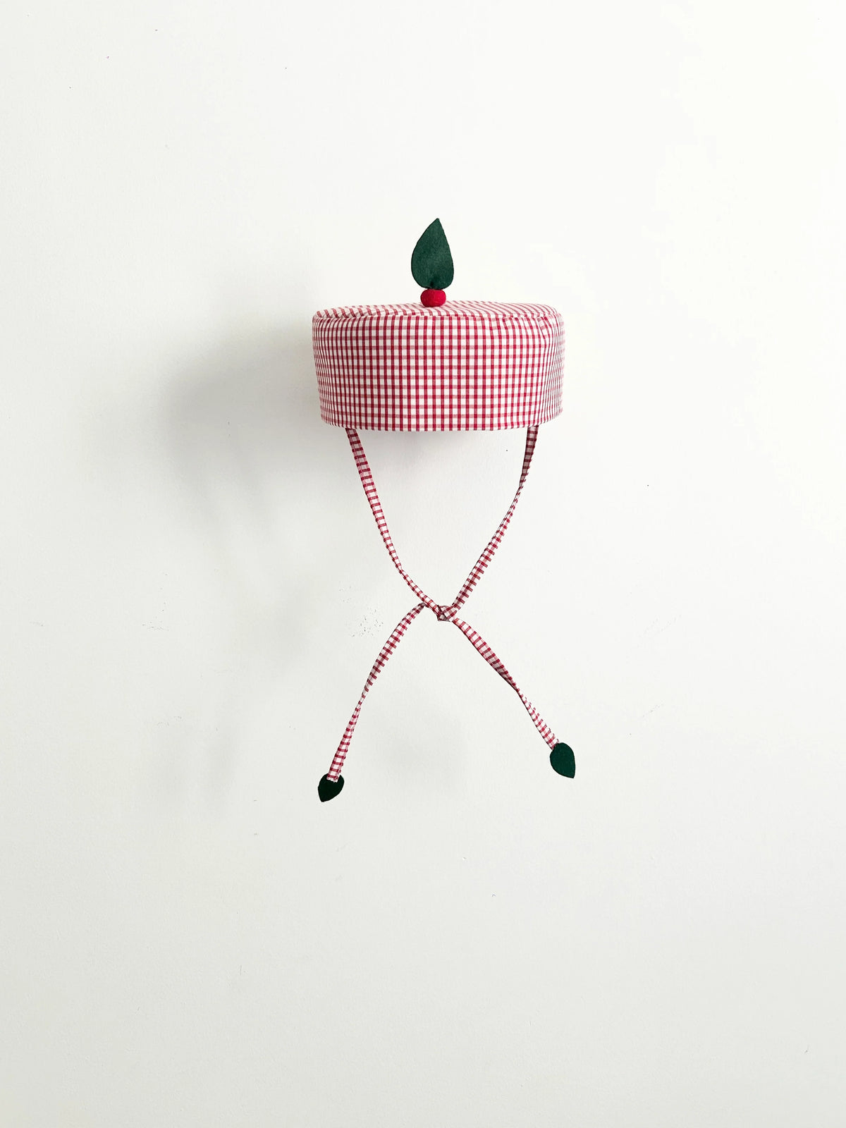 Pompon Cucu Red Vichy Apple Hat
