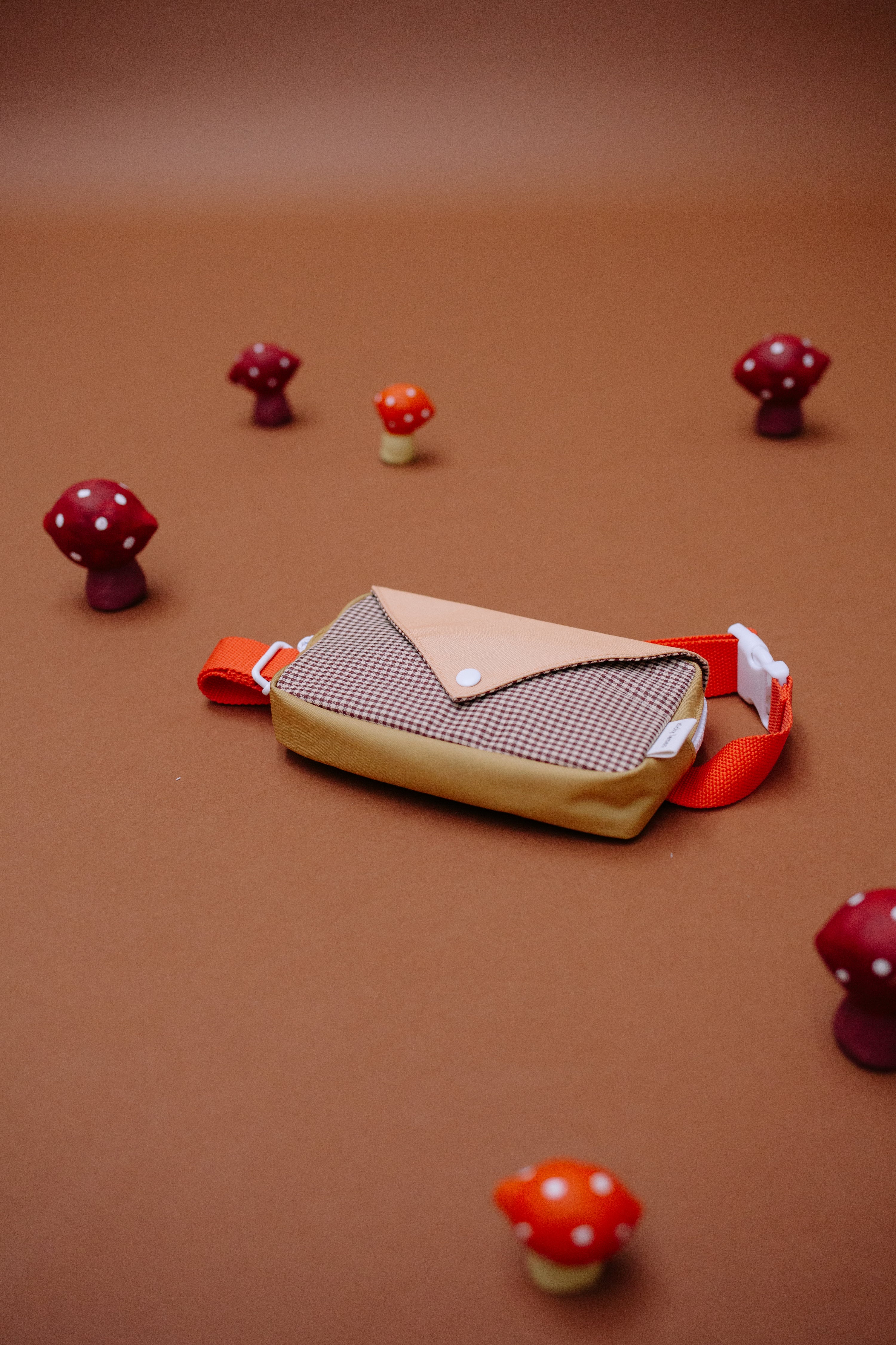 Fanny Pack Small Envelope Apple Juice