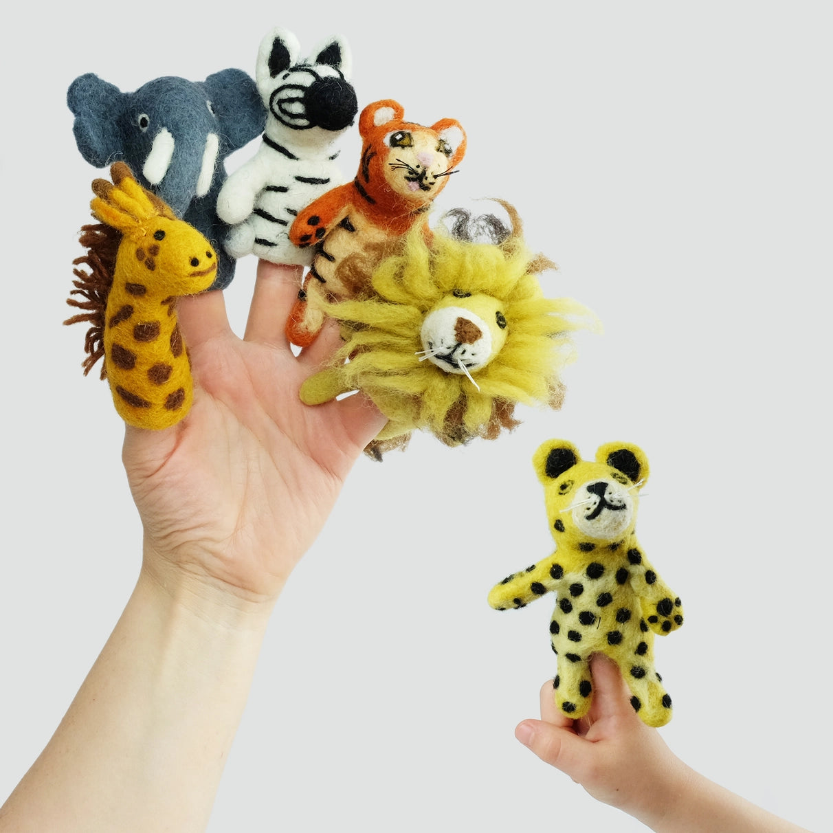 Lion Finger Puppet image 1