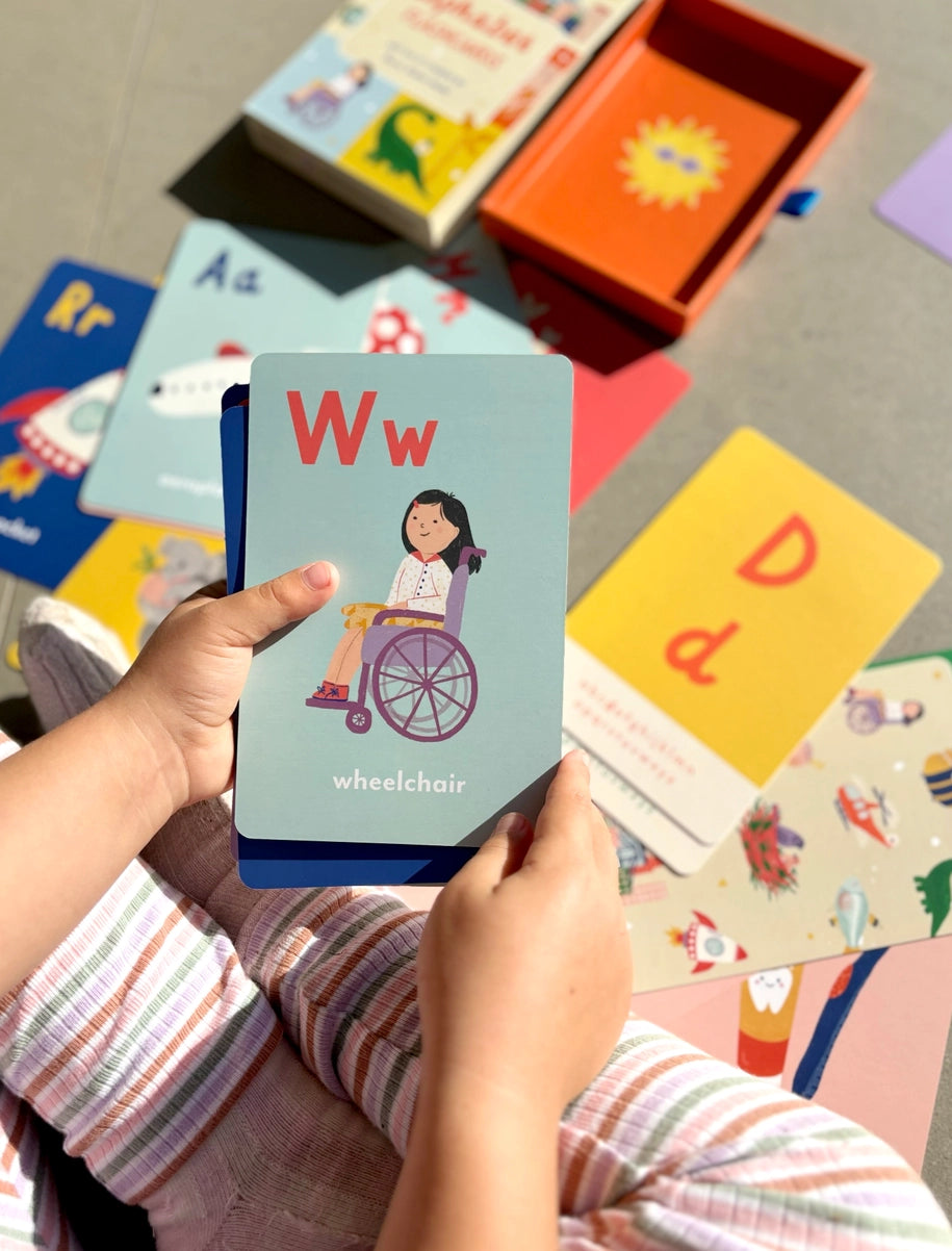 A-Z Illustrated Alphabet Flashcards image 1