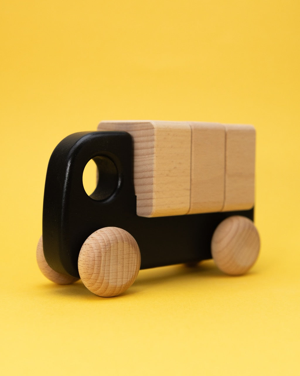 Wooden Truck with Blocks Black