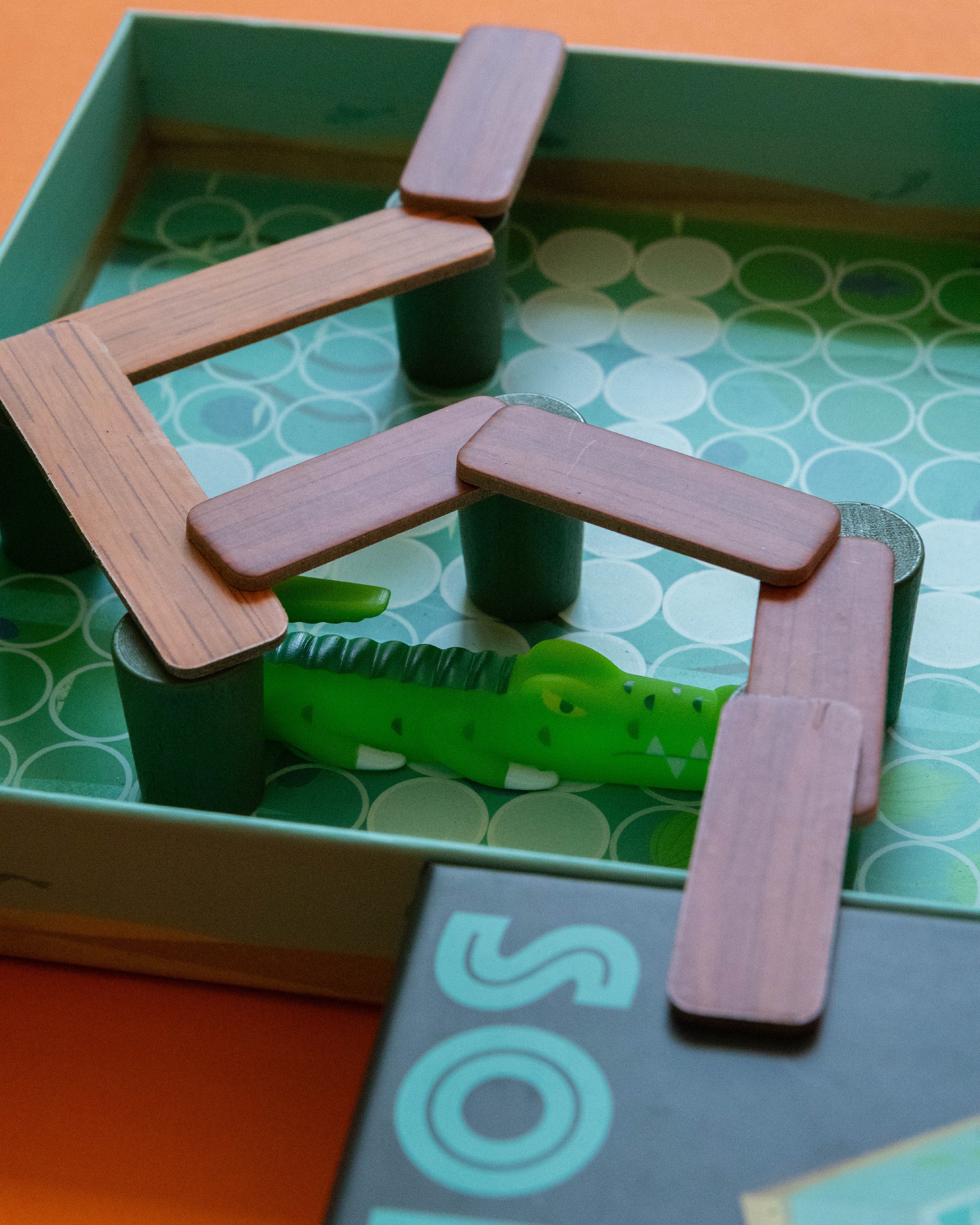 Sologic Croco Bridge Game