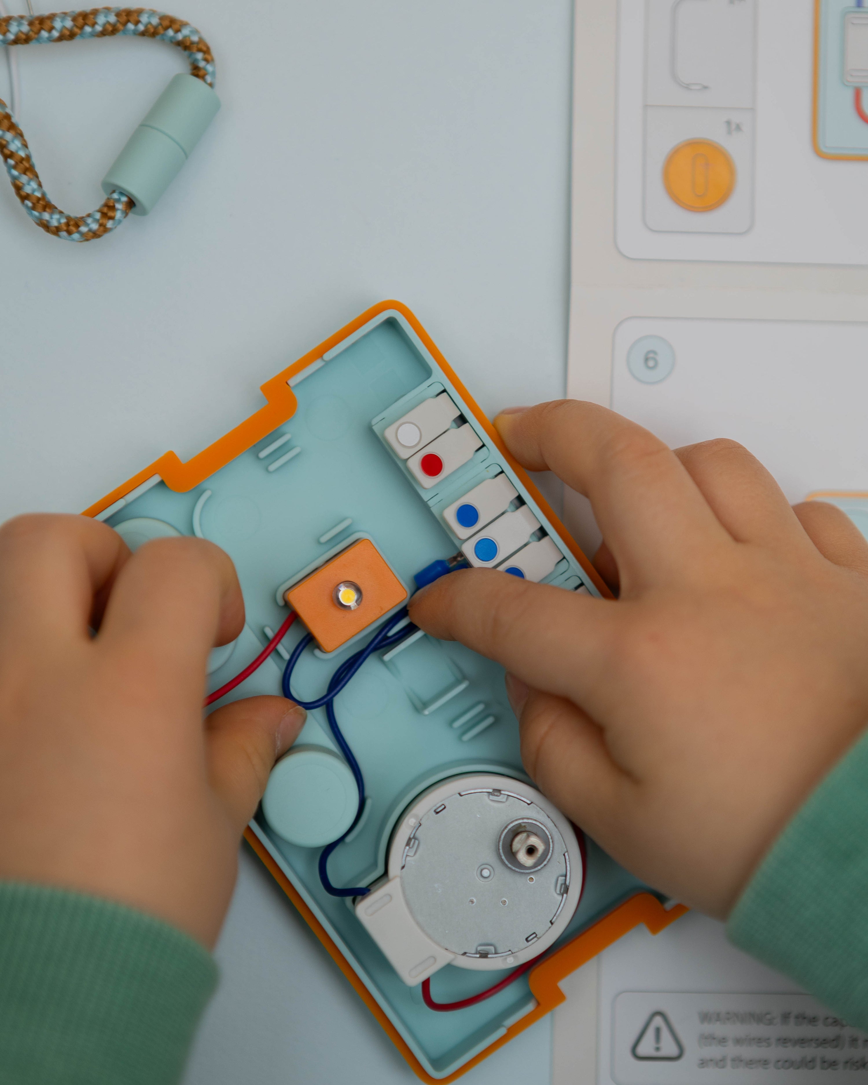 DIY Kinetic Flashlight Kit