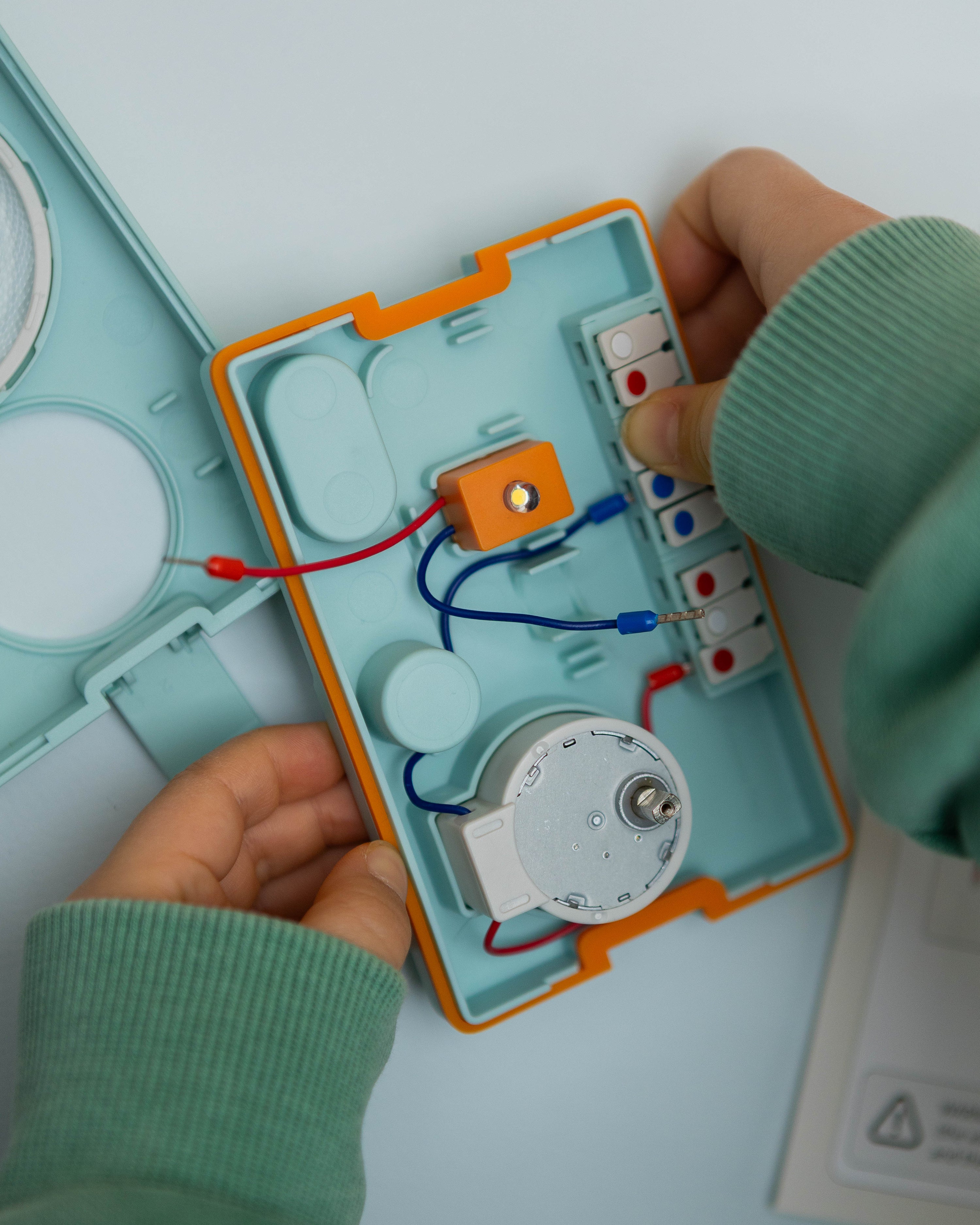 DIY Kinetic Flashlight Kit