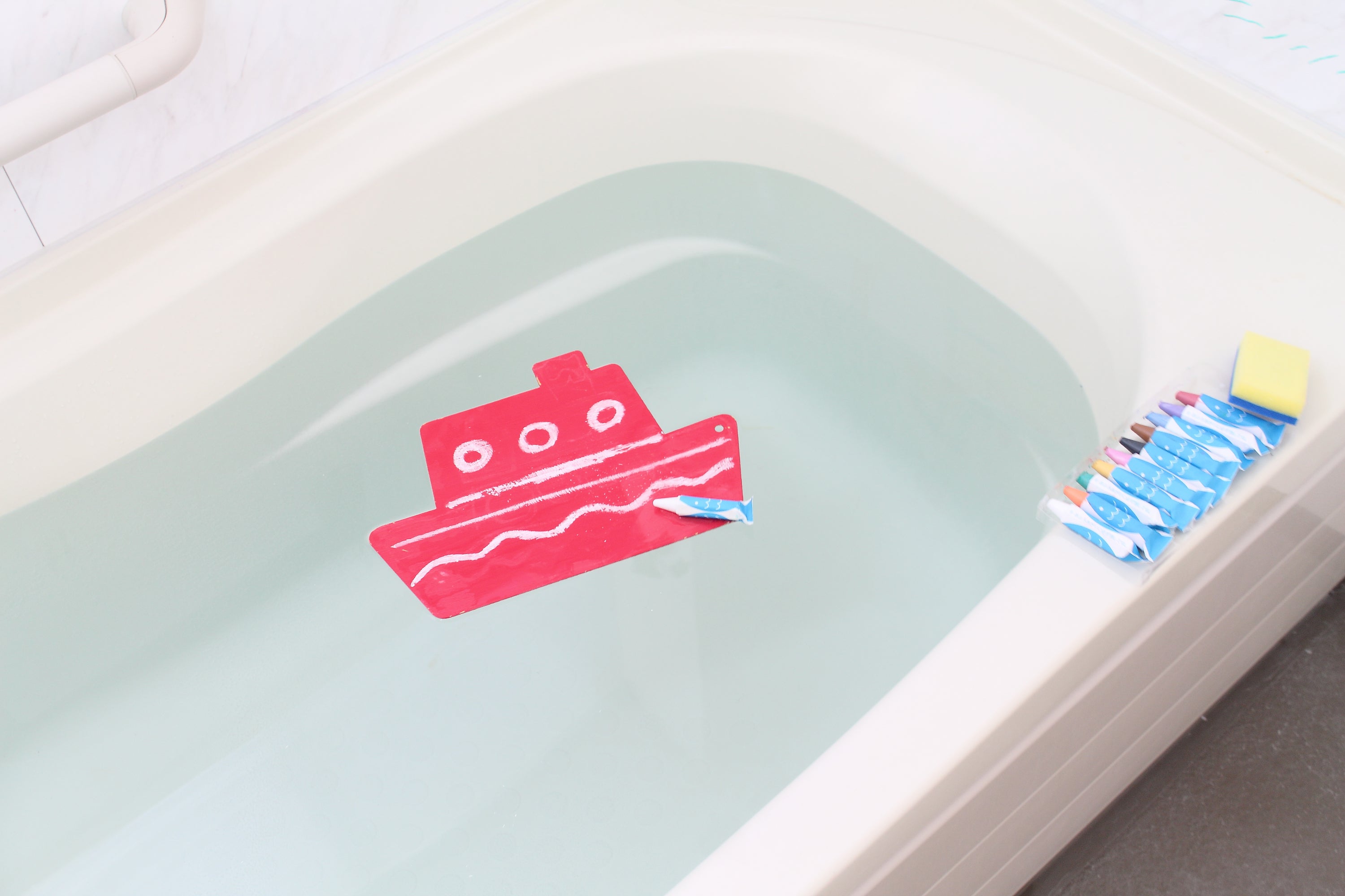 Kitpas Rice Bran Wax Bath Crayons 3 Colours Fish