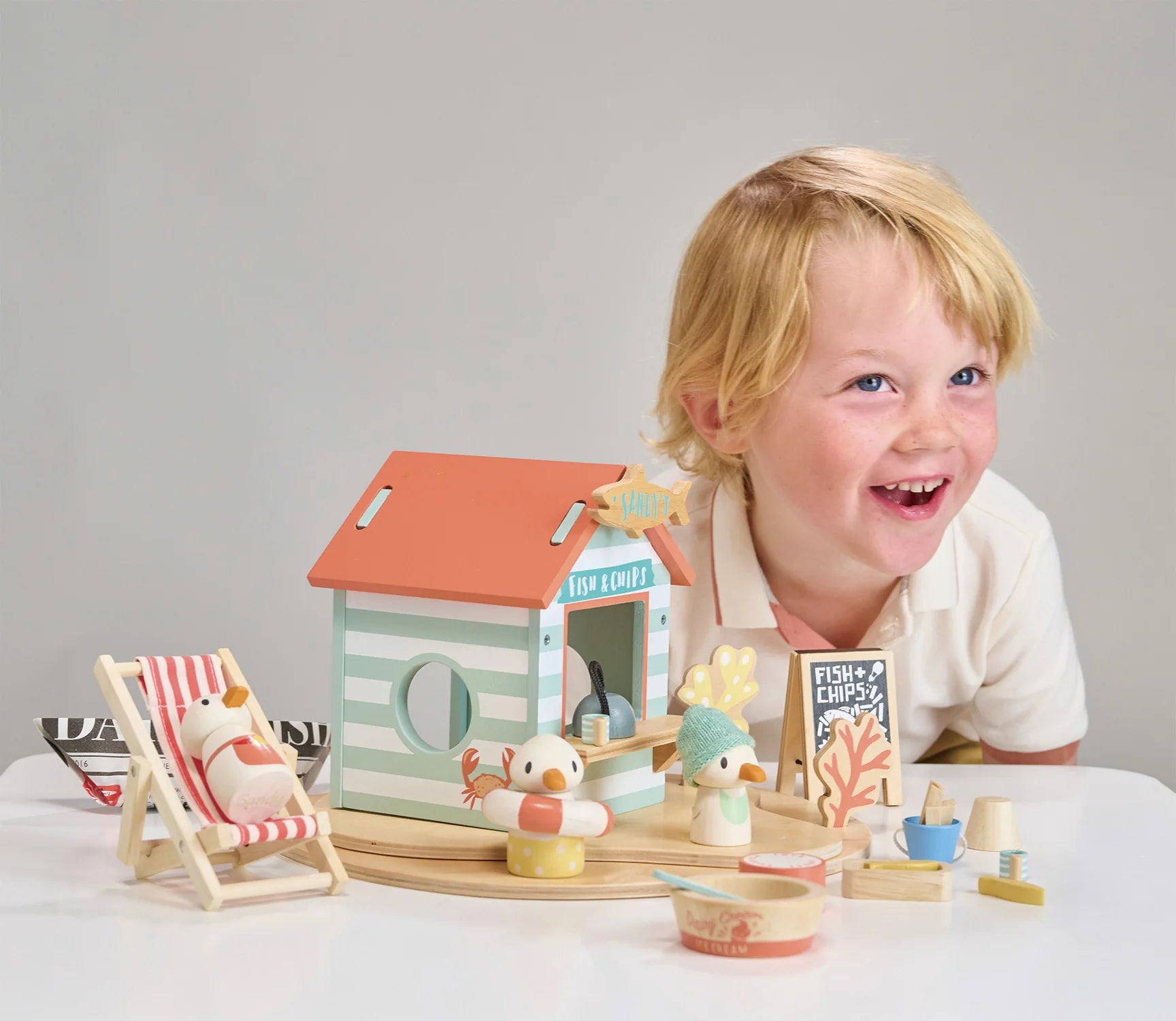Sandy’s Wooden Beach Hut
