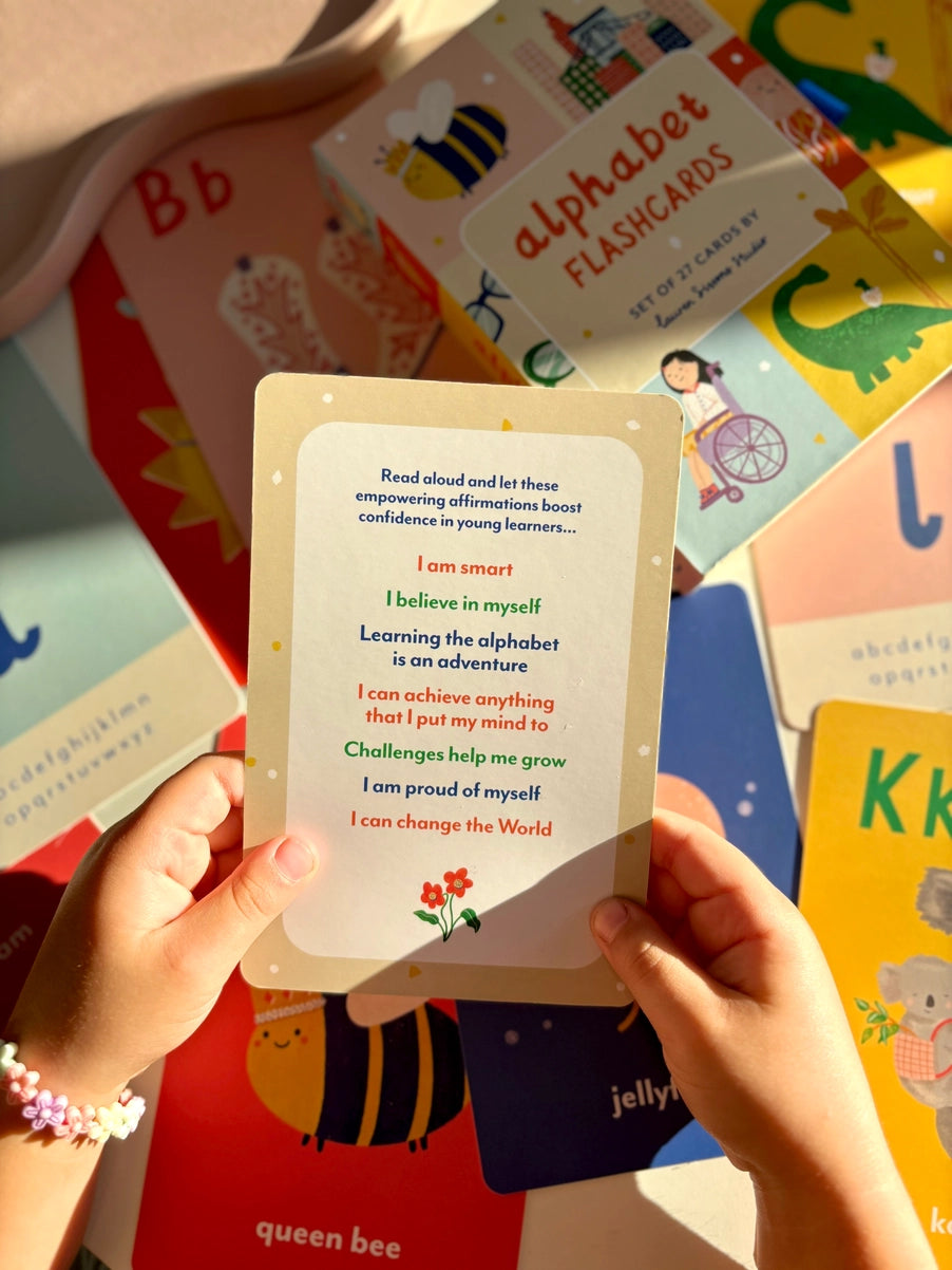 A-Z Illustrated Alphabet Flashcards image 5